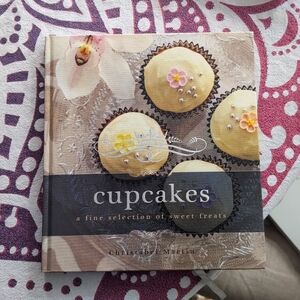 Cupcakes by Christabel Martin Cookbook